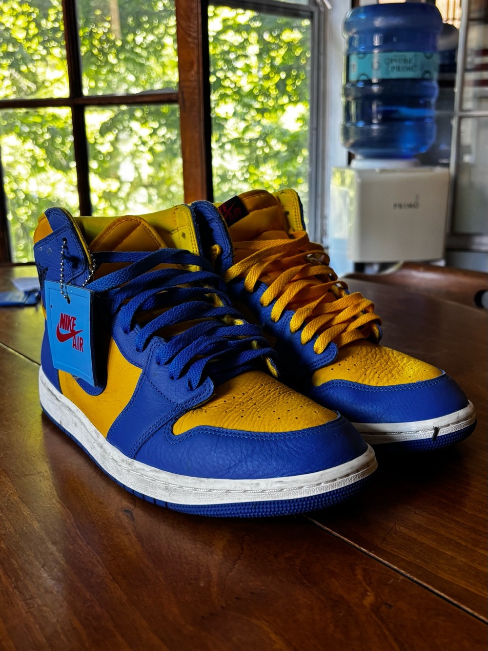 Air Jordan 1 Retro High OG Reverse Laney - Picture 5 of 10